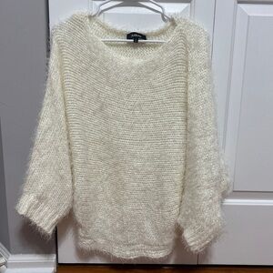 Aakaa Oversized Cream Fuzzy Sweater